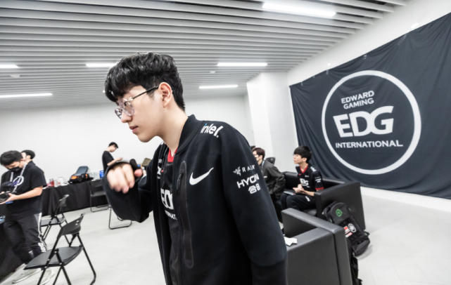 上的一次更 上的一次更